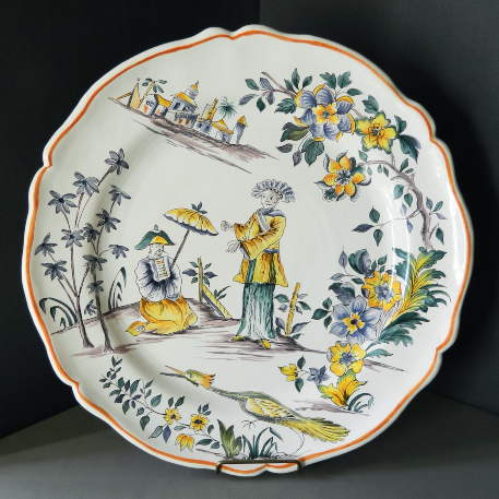 Rond Festons serving plate with Chinoiserie hand painted decoration