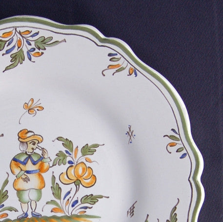 Feston plate with hand painted decoration Moustiers 4