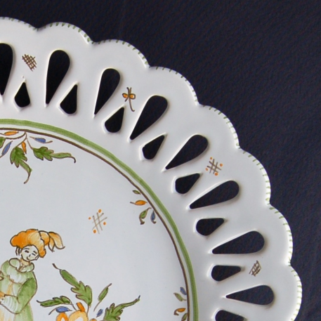 Openwork Chevet plate with hand painted decoration Moustiers 5