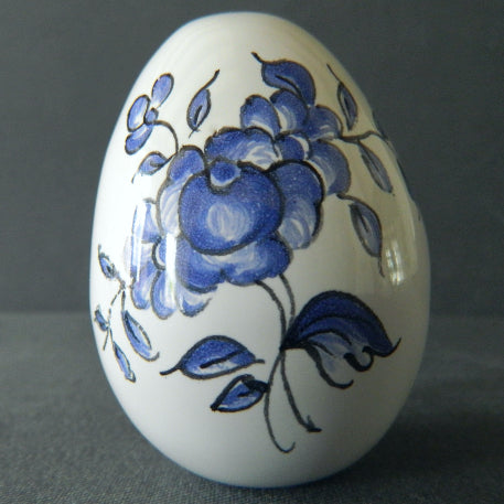 Egg with Strasbourg monochrome Blue hand painted decoration