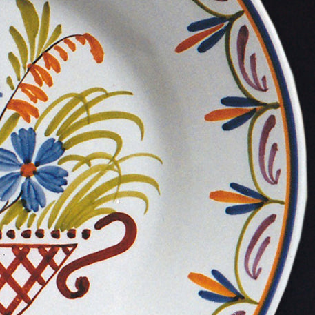 Bord Uni Plate with hand painted decoration Antique Panier 96