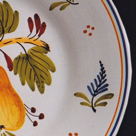 Bord Uni plate with Antique fruits 2 hand painted decoration