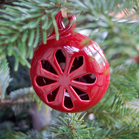 Earthenware openwork boule ornament