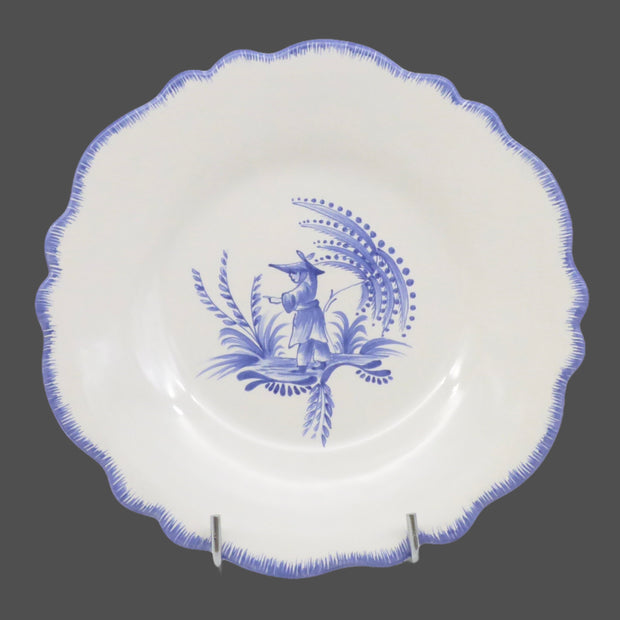 Feston plate with hand painted Chinoiserie 7 'The Gift Bearer' monochrome Blue decoration