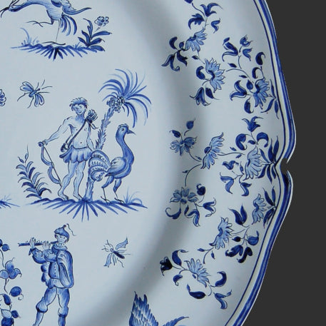 Rond Festons serving plate with Moustiers riche Blue hand painted decoration